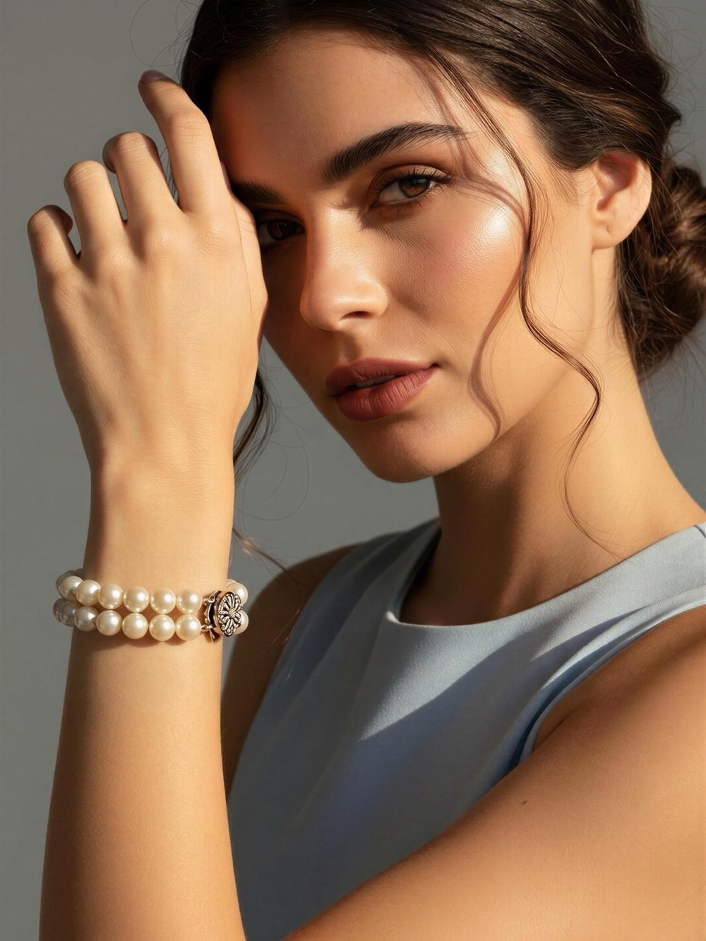Classic Double-Strand Pearl Bracelet with gold Clasp